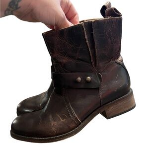 Spirit by Lucchese Olivia short brown distressed leather ankle moto boots